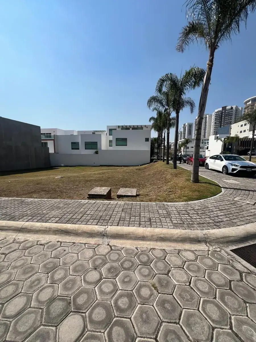 Terreno en venta en Lomas de Angelópolis, San Andrés Cholula — foto 1 de 6