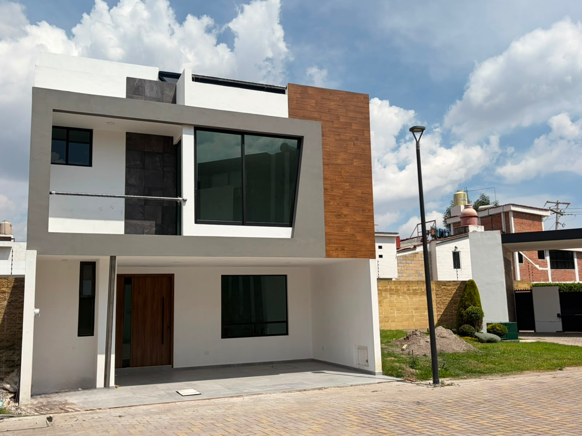 Casa en venta en Bosques de Forjadores, San Pedro Cholula — foto 1 de 13