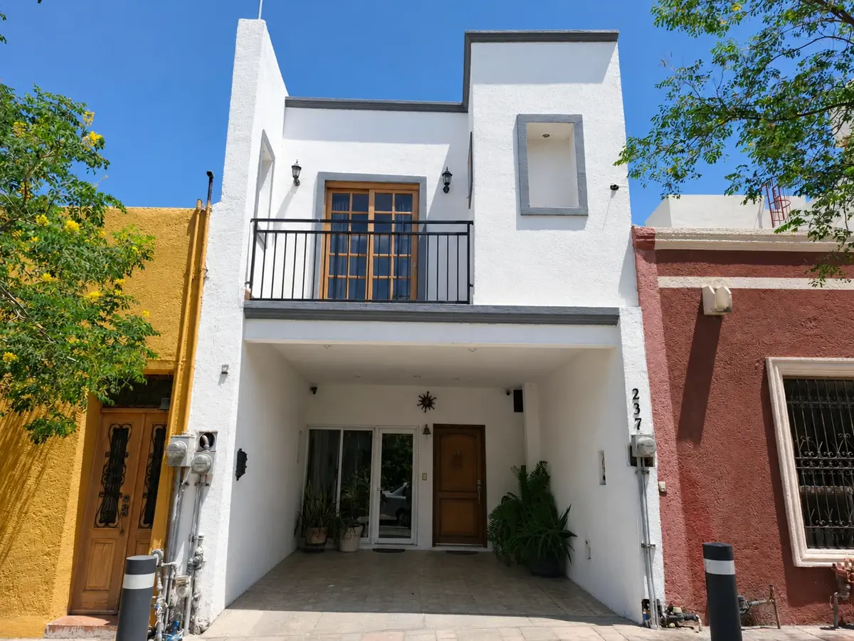 Casa en venta en San Pedro Garza García Centro, San Pedro Garza García — foto 1 de 41