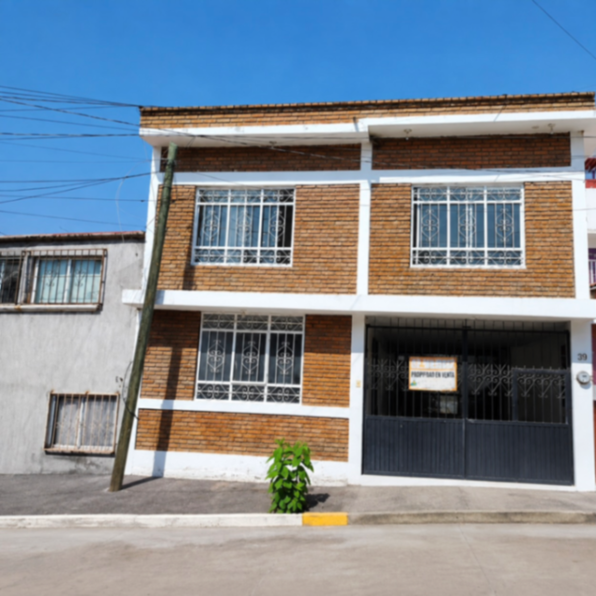 Casa en venta en Valle de las Flores, Morelia — foto 1 de 44