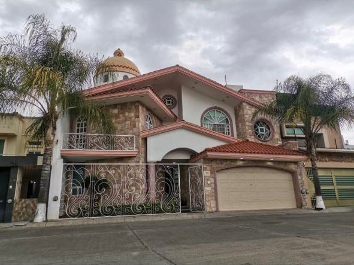 Casa en renta en Escritor de la Independencia, Morelia — foto 1 de 29