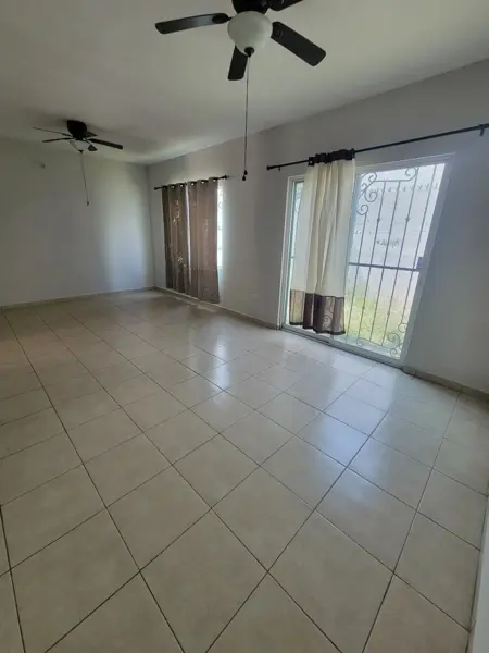 Casa en renta en Guanajuato de Abajo, Ramos Arizpe — foto 3 de 11