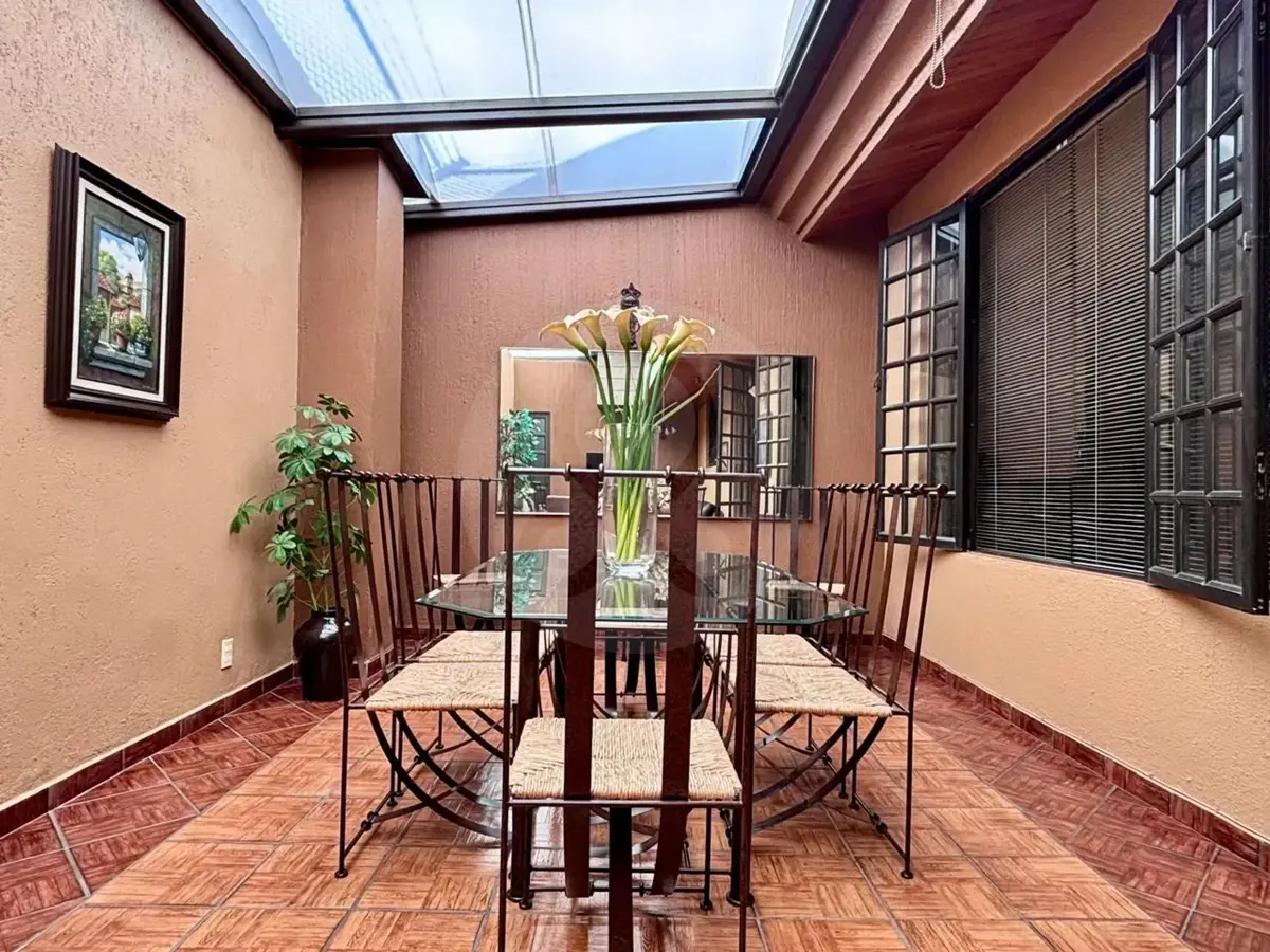 Casa en renta en Pedregal de San Francisco, Coyoacán — foto 1 de 9