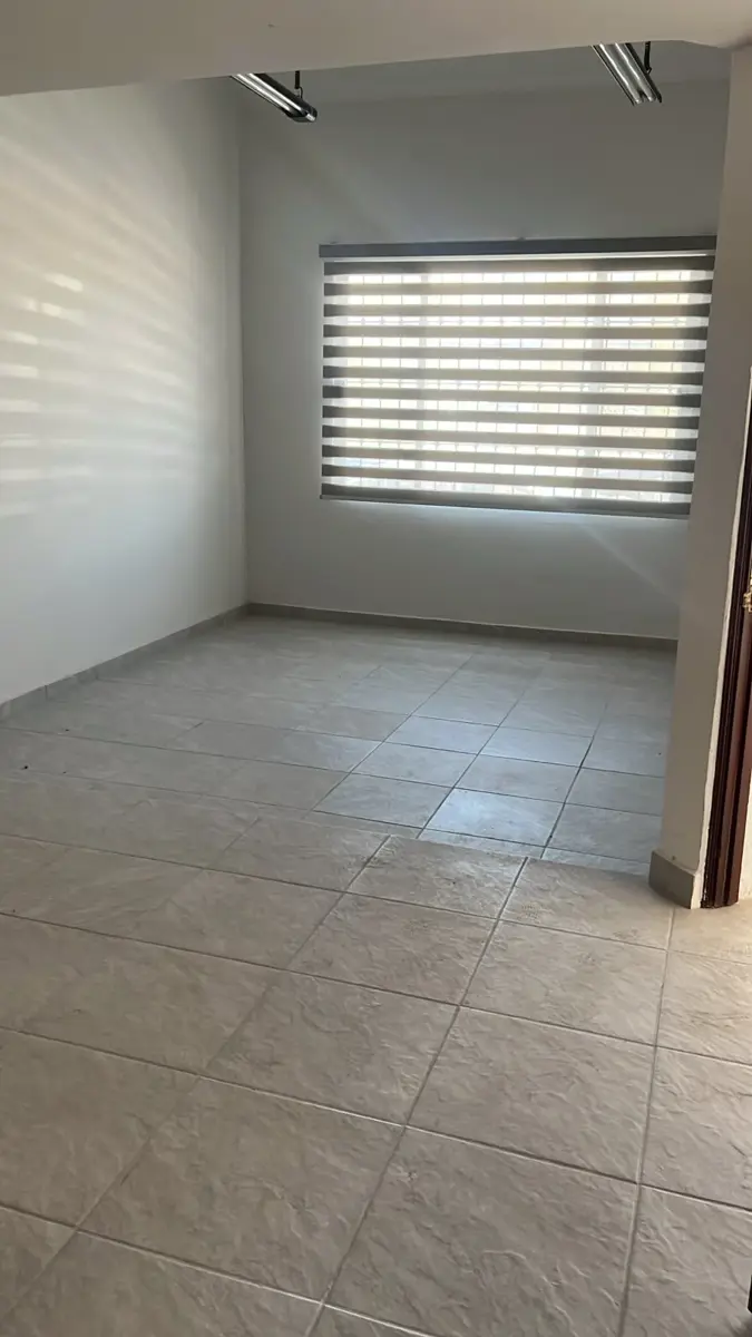 Vista 3 de Casa en Renta para oficina o uso habitacional