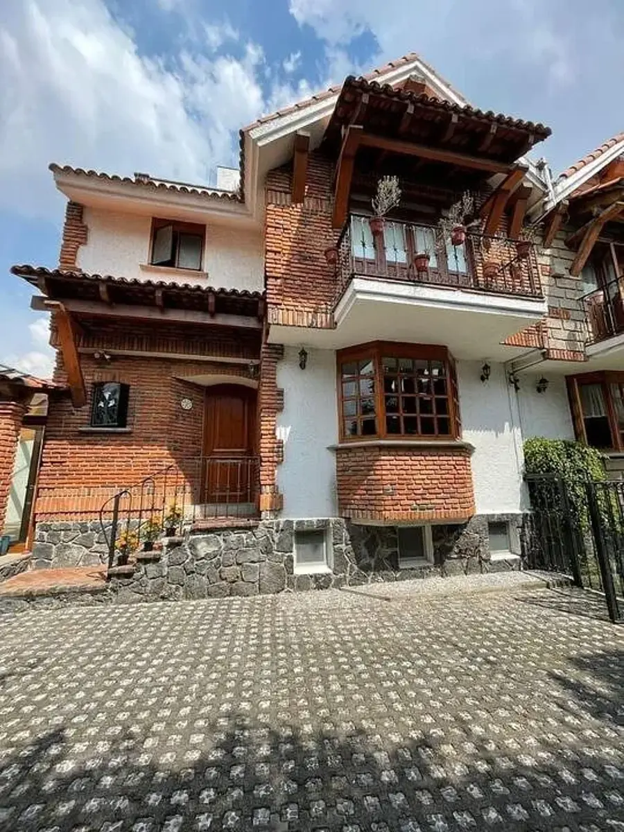 Casa en venta en San Nicolás Totolapan, La Magdalena Contreras — foto 1 de 37