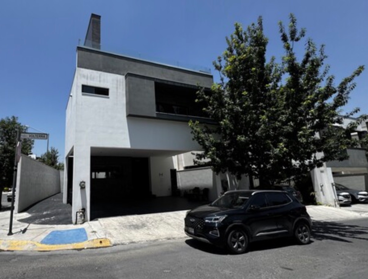 Casa en venta en Porto Cumbres, García — foto 1 de 21