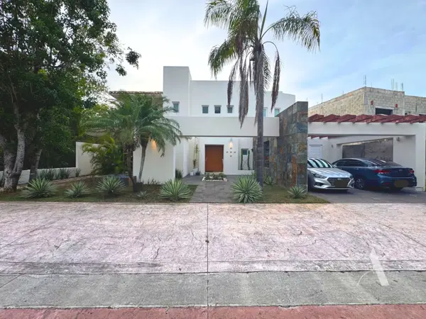 Casa en venta en Lagos del Sol, Benito Juárez — foto 2 de 50