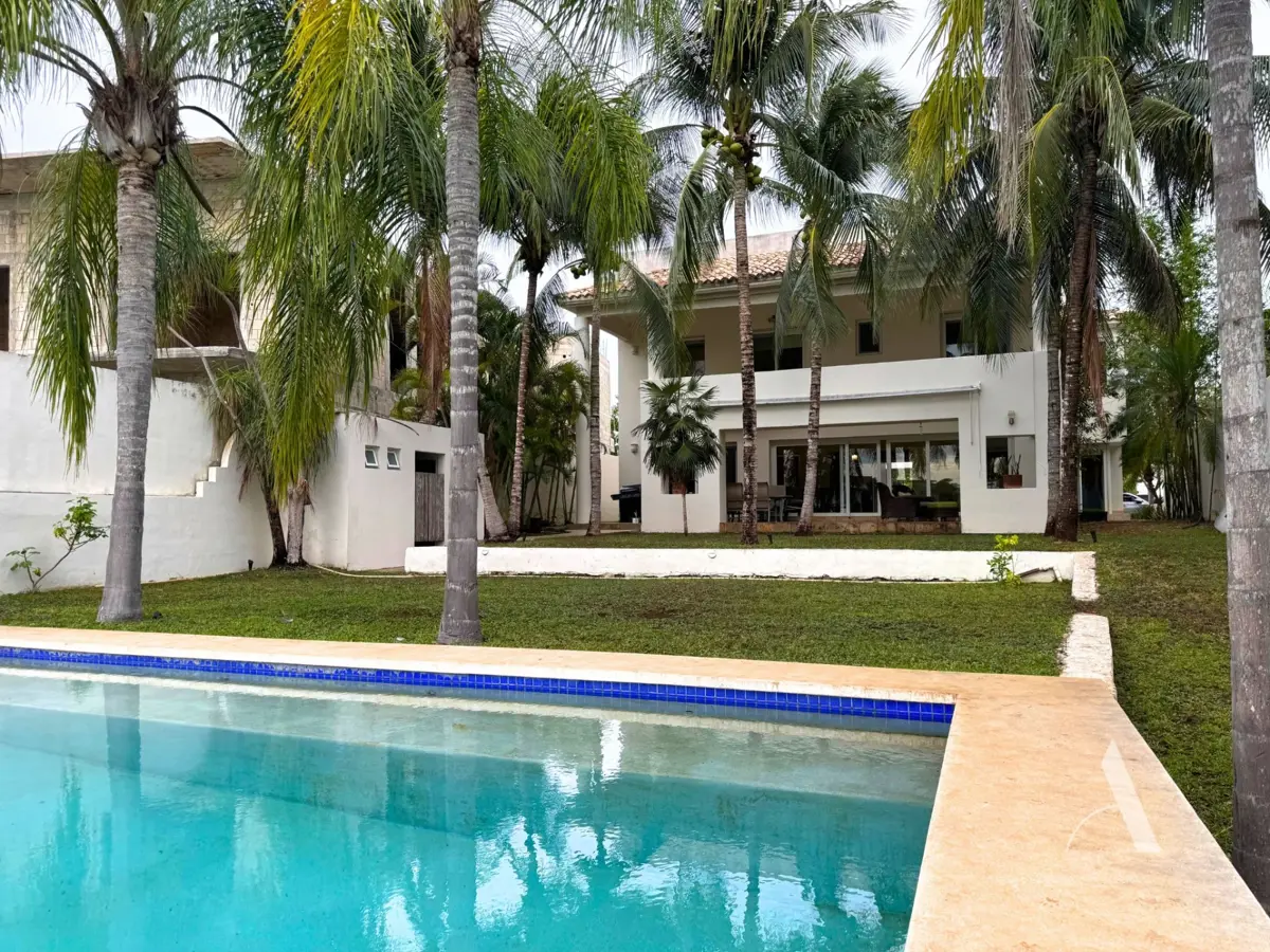 Casa en venta en Lagos del Sol, Benito Juárez — foto 1 de 50