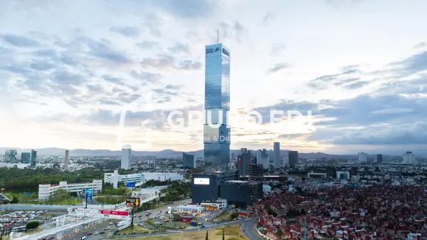 Oficina en renta 136 m² en Atlixcayotl 2000