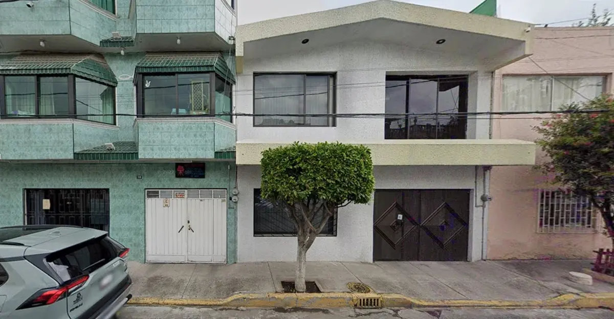 Casa en venta en Escuadron 201, Iztapalapa — foto 1 de 10