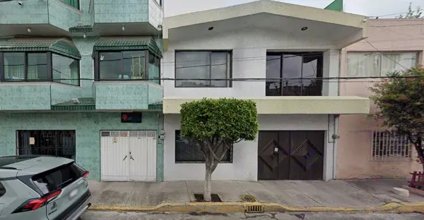 Casa en Remate Hipotecario con 3 Recámaras en Iztapalapa, Ciudad de México