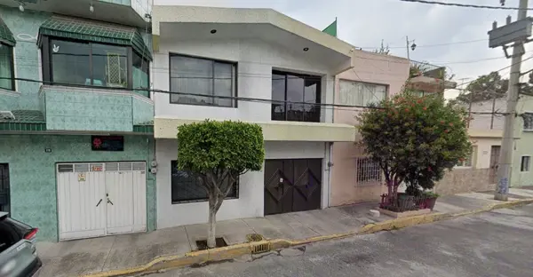 Casa en venta en Escuadron 201, Iztapalapa — foto 2 de 10