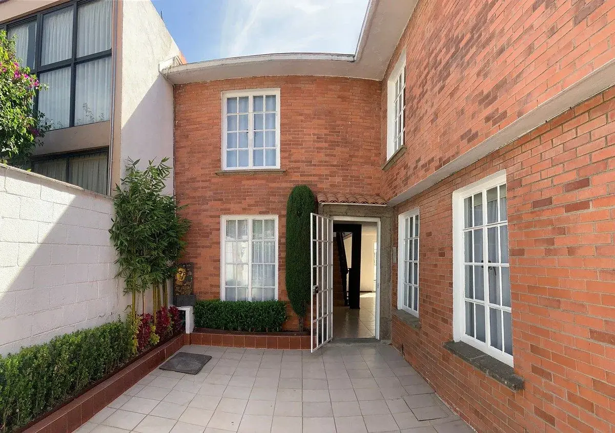 Casa en venta en Boulevares, Naucalpan de Juárez — foto 1 de 34