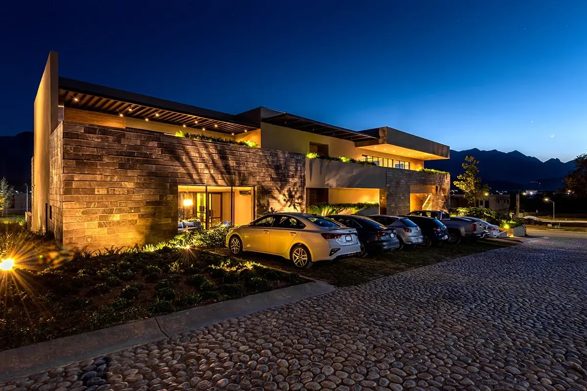 Casa en venta en Bosques de las Misiones Sector Encino, Santiago — foto 1 de 15