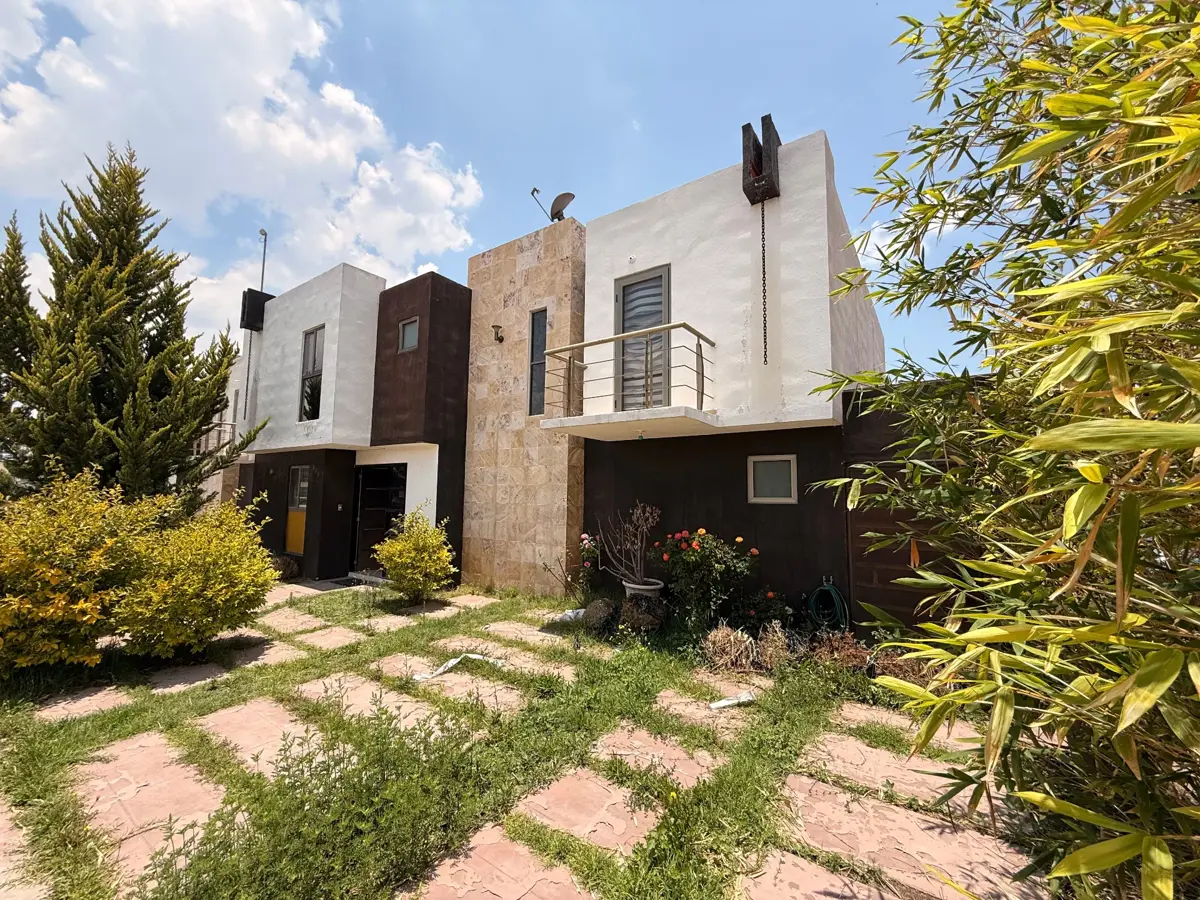 Casa en venta en Paseos de Chavarría, Mineral de la Reforma — foto 1 de 24
