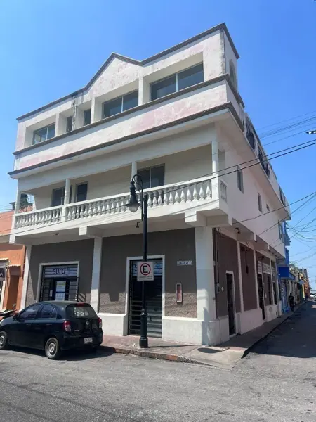 EDICIO EN EL CENTRO DE CIUDAD DEL CARMEN PARA CONSULTORIOS U OFICINAS