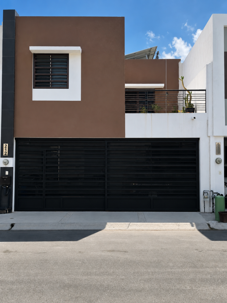 Casa en Venta en Almería, Apodaca, Nuevo León
