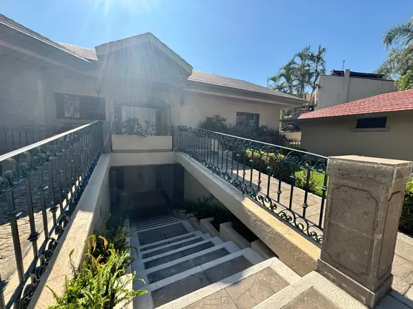 Casa en venta en Club de golf Tabachines, Cuernavaca — foto 2 de 50