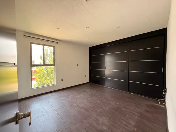 Casa en venta en Paseos de Chavarría, Mineral de la Reforma — foto 3 de 15
