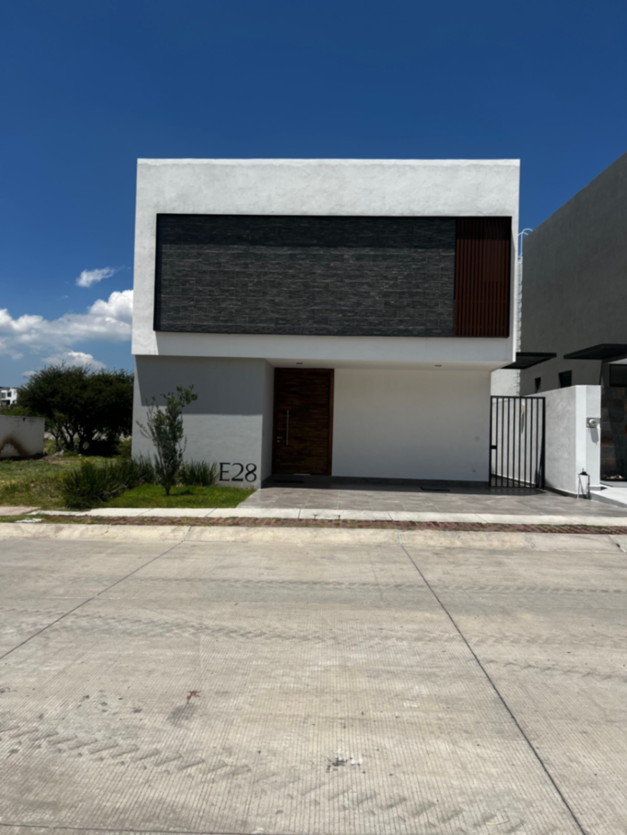 Casa en venta en El Molino Residencial y Golf, León — foto 1 de 18