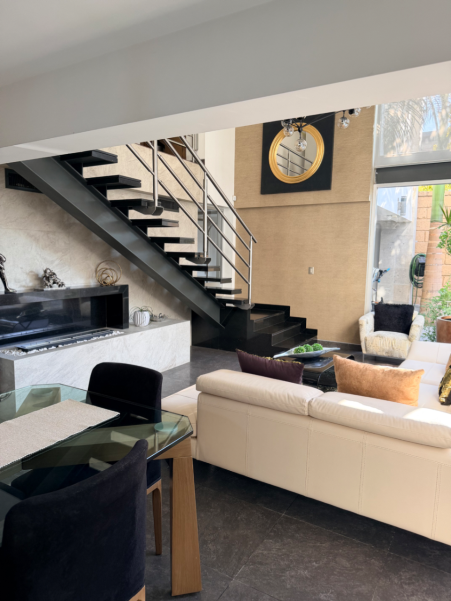 Vista 4 de Hermosa casa en Venta, las Villas
