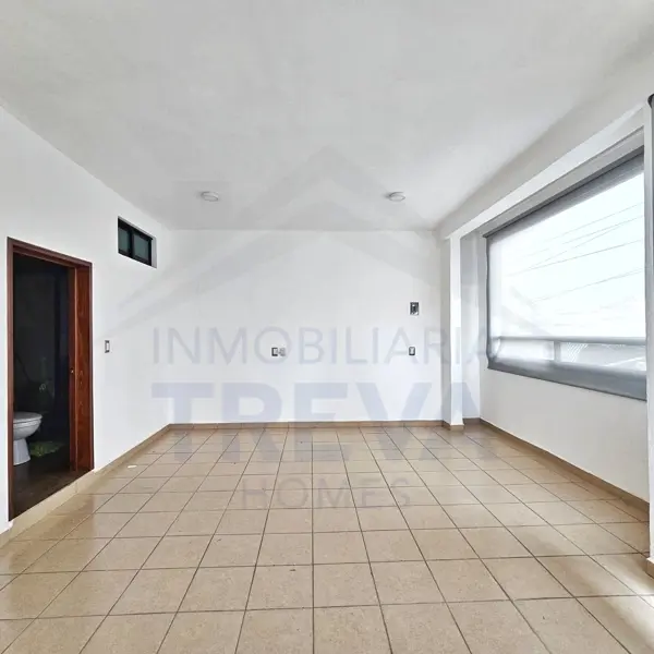 RENTA DE LOCAL COMERCIAL SOBRE AVENIDA COMERCIAL