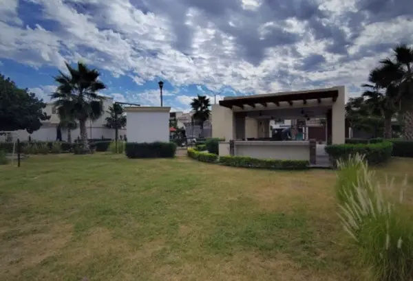 Casa en venta en Cantabria, Culiacán — foto 3 de 14