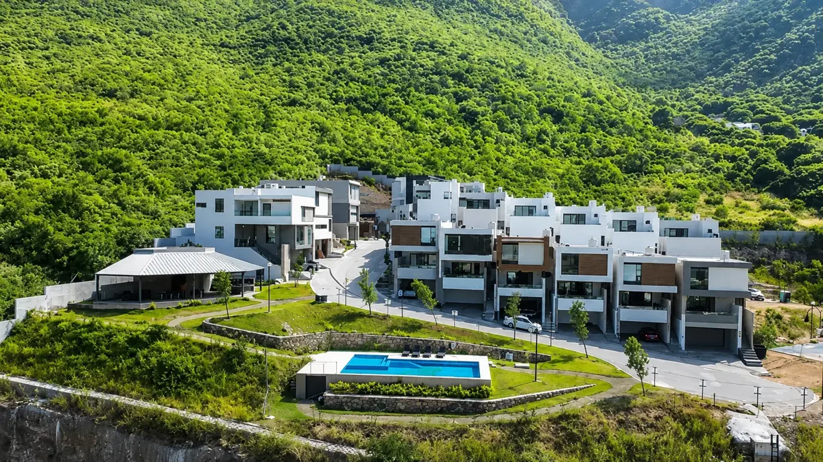 Casa en venta en Paseo del Vergel, Monterrey — foto 1 de 16