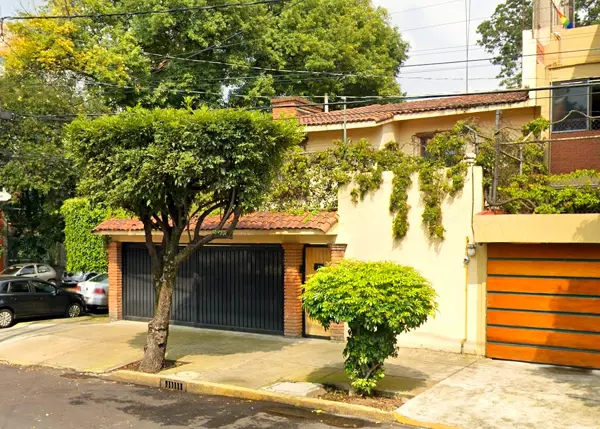 Casa en Remate Bancario en Del Carmen, Coyoacán, Ciudad de México