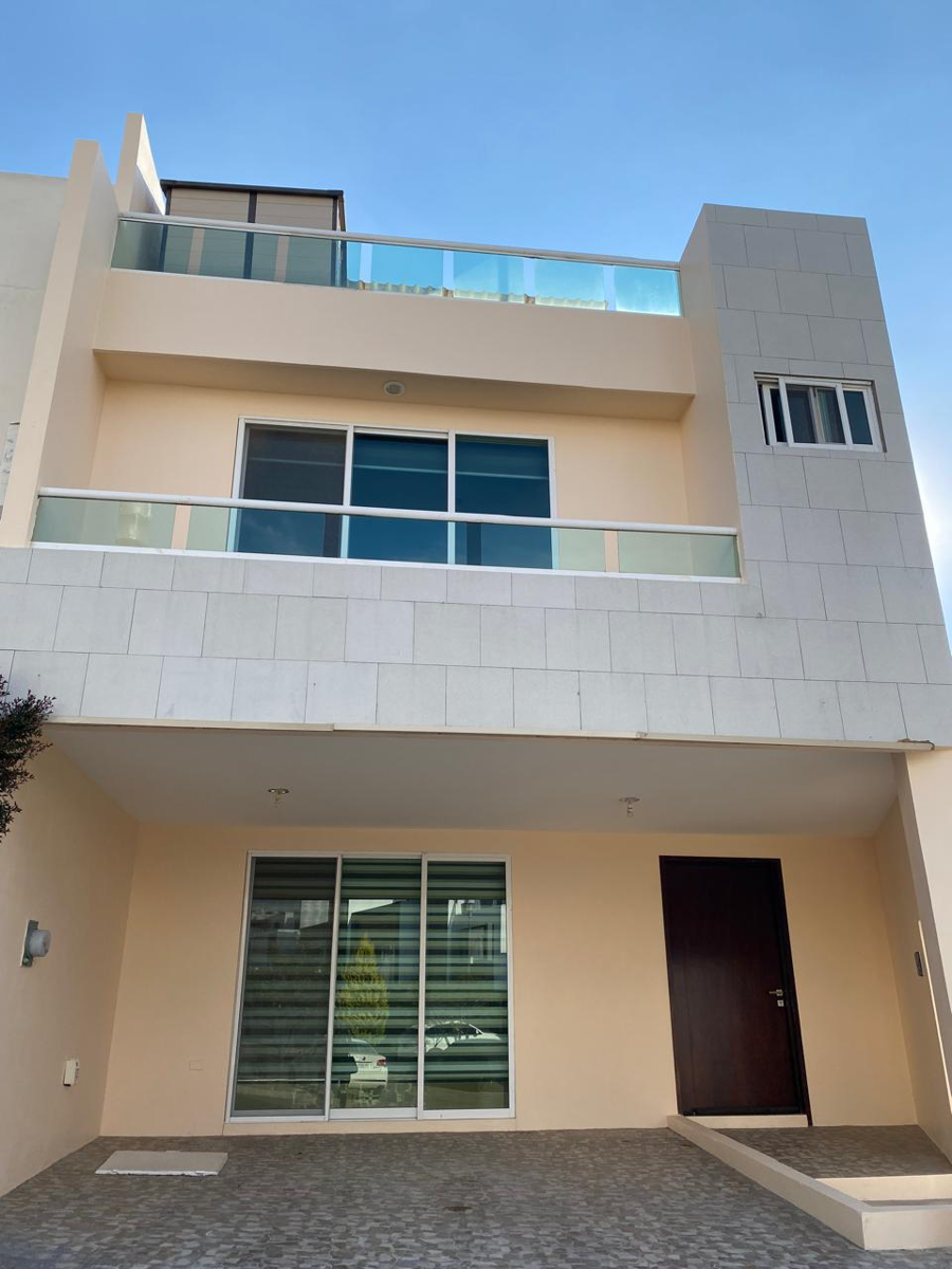 Casa en renta en Lomas de Angelópolis, San Andrés Cholula — foto 1 de 32
