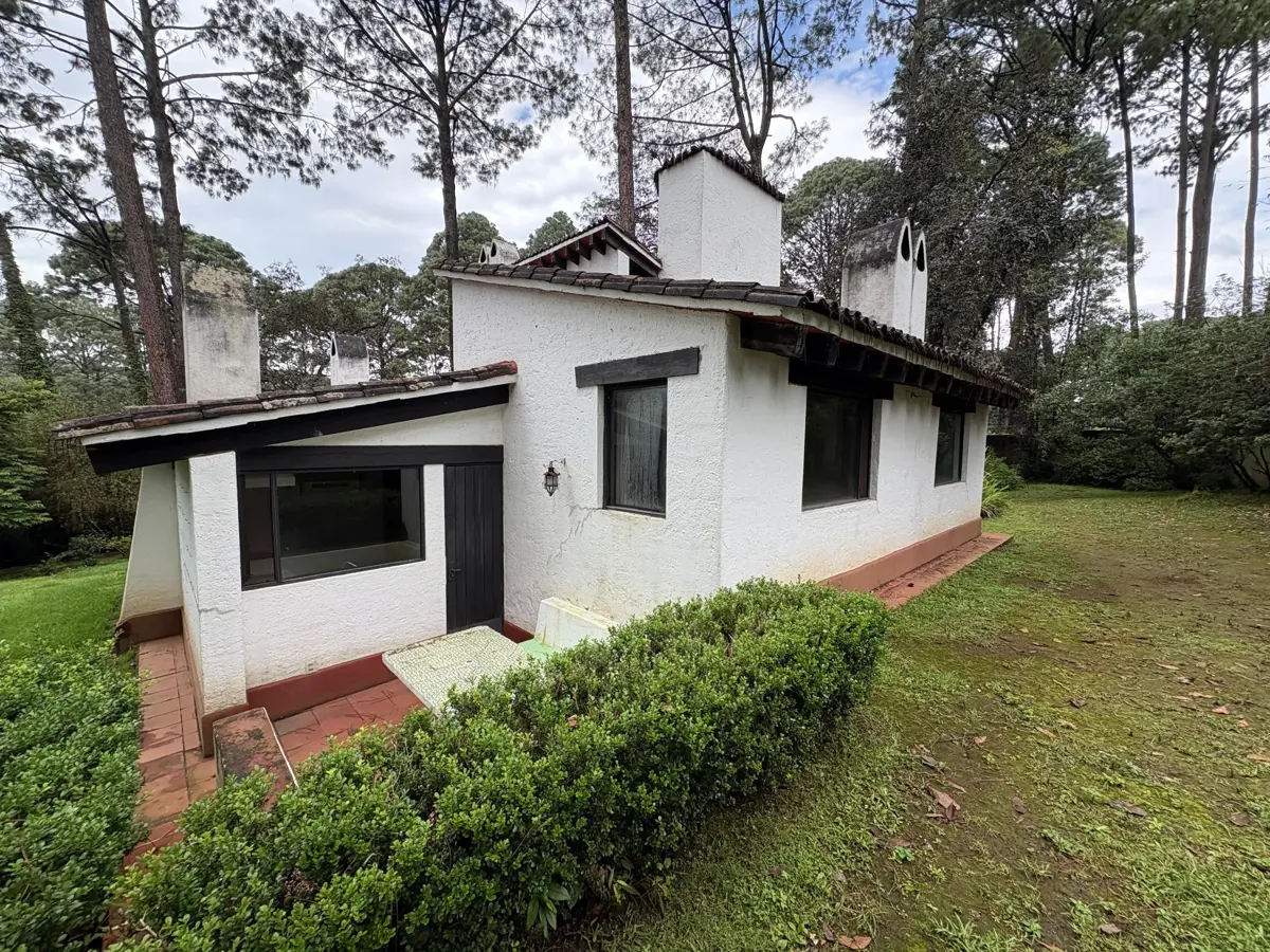 Casa en venta en Avandaro, Valle de Bravo — foto 1 de 14