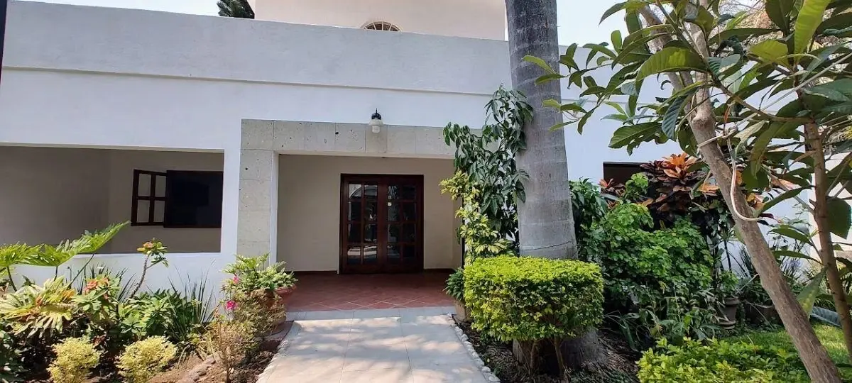 Casa en venta en Miraval, Cuernavaca — foto 1 de 25