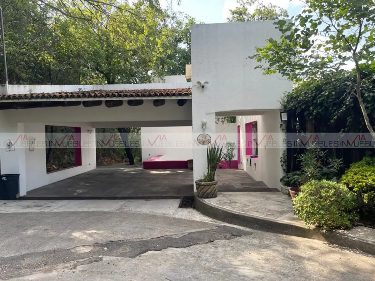 Casa en venta en Olinala, San Pedro Garza García — foto 1 de 16