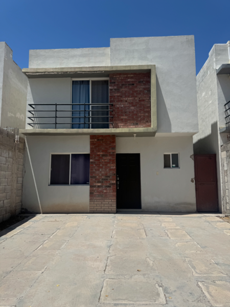 Casa en renta en sendas del bosque