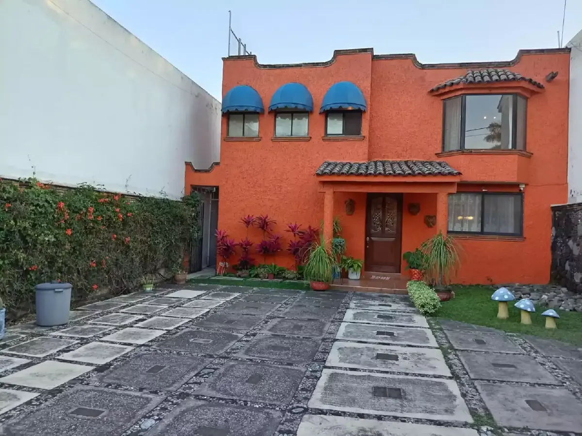 Casa en venta en Bello Horizonte, Cuernavaca — foto 1 de 26