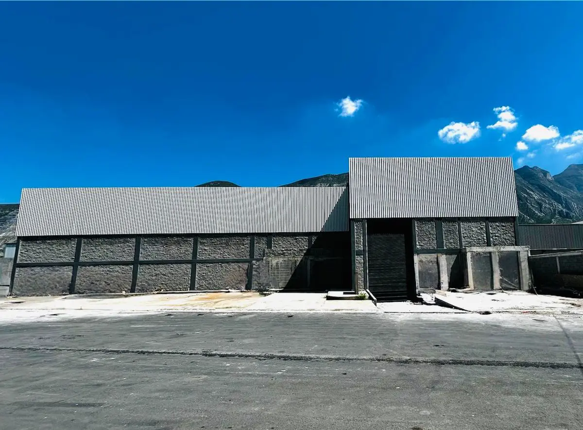 Bodega en renta en T.A.D. Pemex Refineria, Santa Catarina — foto 1 de 4
