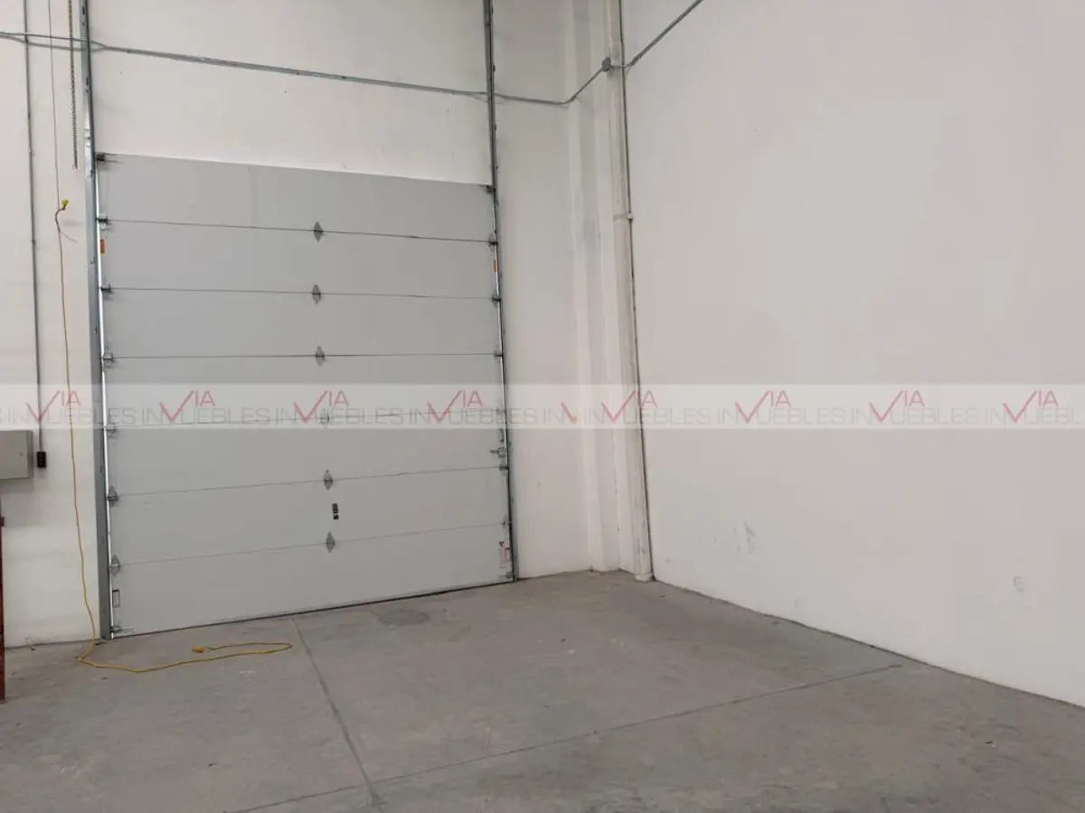 Bodega en renta en Doña Lupita, Salinas Victoria — foto 1 de 16