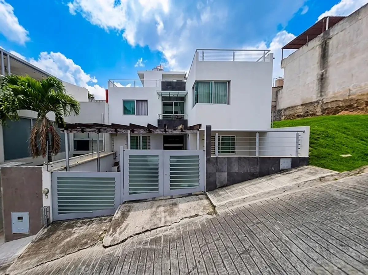 Casa en venta en Residencial Monte Magno, Xalapa — foto 1 de 16