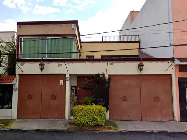 Casa en remate bancario en El Mirador, Naucalpan de Juárez