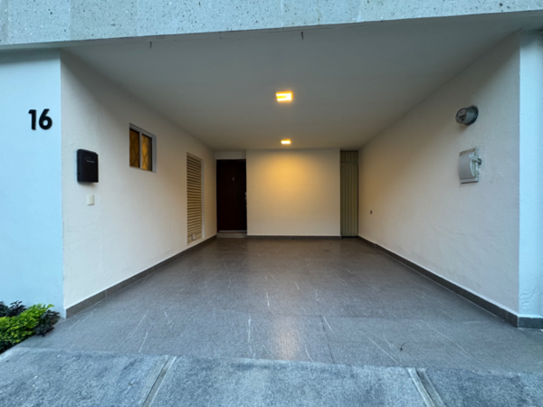 Casa en renta en Conjunto Habitacional Bugambilias, San Pedro Garza García — foto 2 de 27