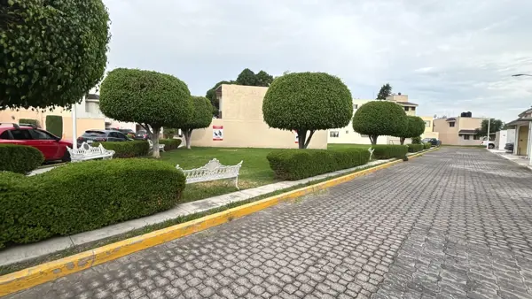 Casa en venta en Puebla fraccionamiento jacarandas Galerias Serdan La Cementera Boulevard Norte — foto 1 de 29
