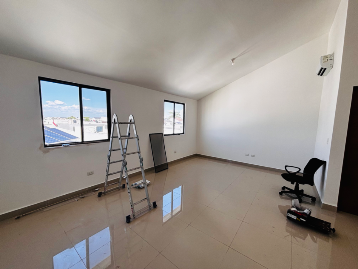 Casa en Renta en Almería, Apodaca, Nuevo León