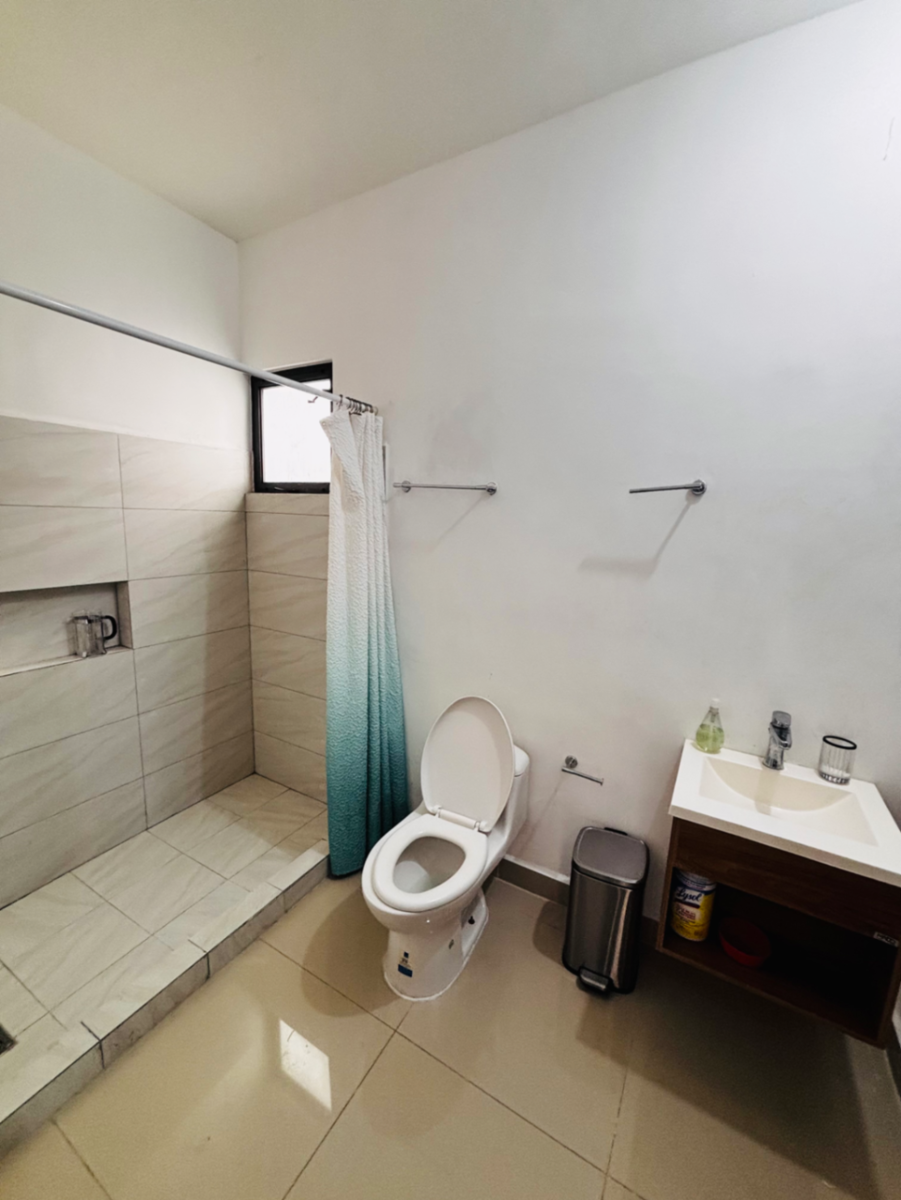 Casa en Renta en Almería, Apodaca, Nuevo León