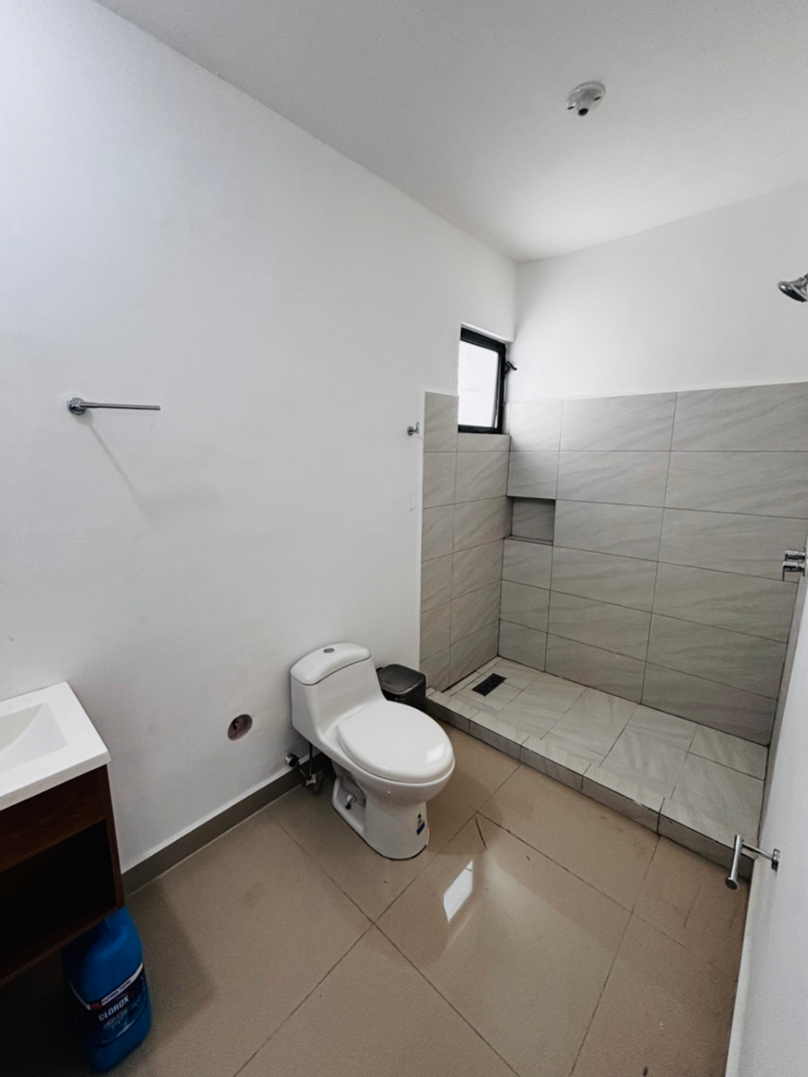 Casa en Renta en Almería, Apodaca, Nuevo León