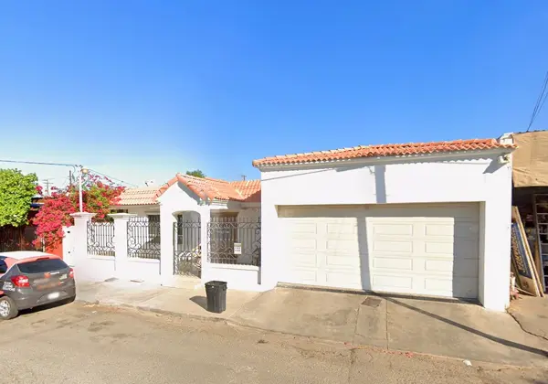 Propiedad en Remate: Casa con Amplio Terreno en Mexicali