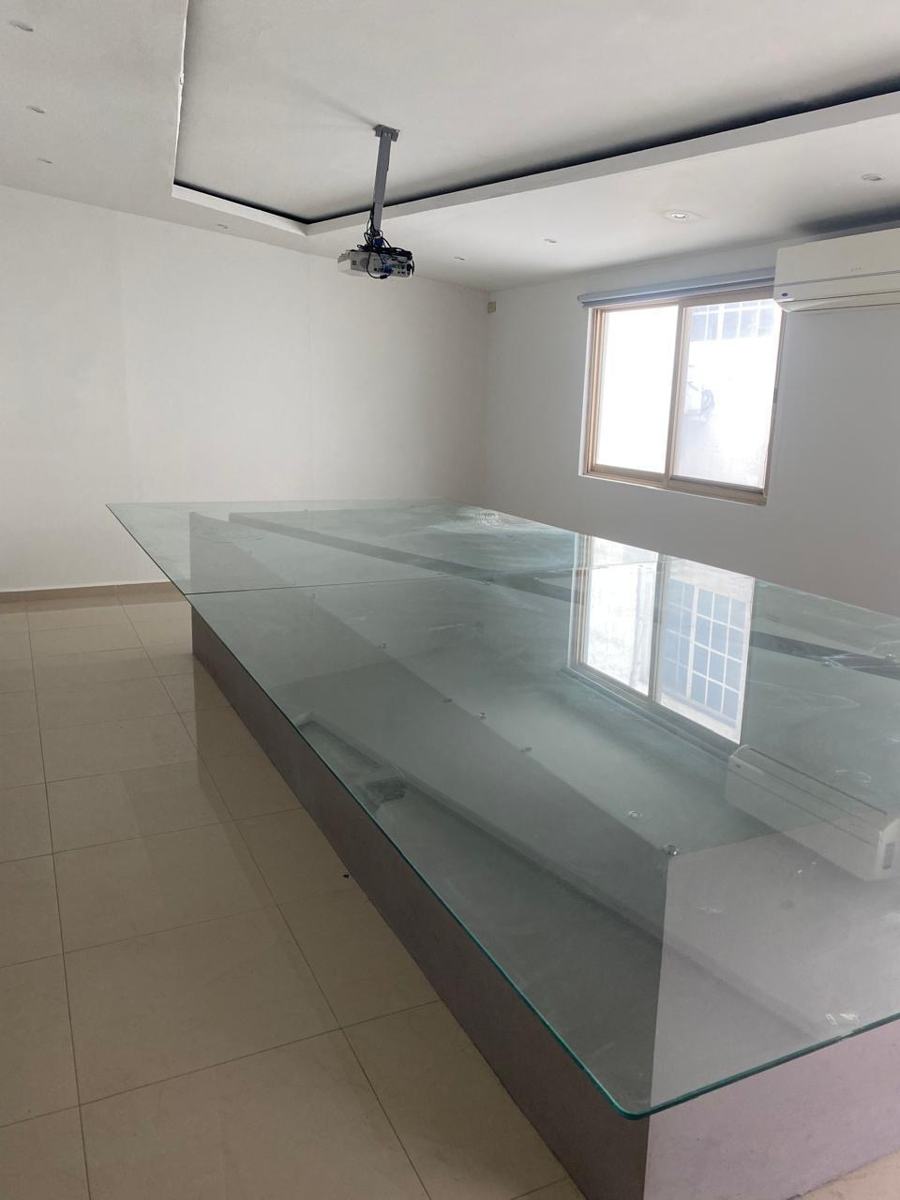 Edificio en Venta en Colinas de las Cumbres, Monterrey, Nuevo León