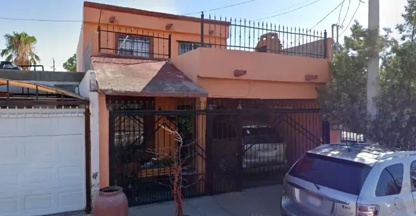 Casa en Remate en Chihuahua con Cuatro Recámaras y Excelente Ubicación