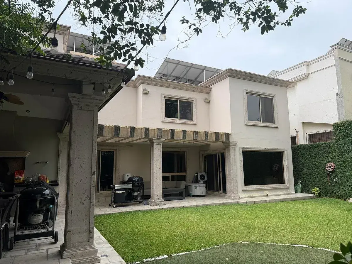 Casa en venta en Santa Engracia, San Pedro Garza García — foto 1 de 17