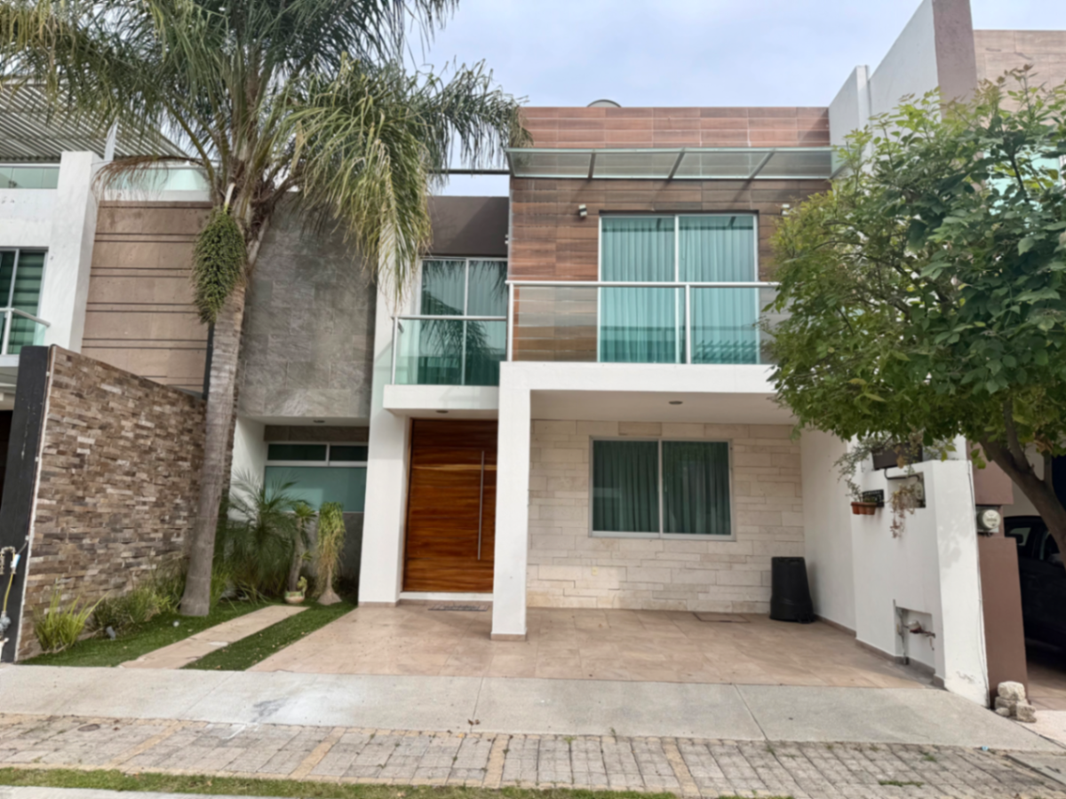 Casa en renta en Lomas de Angelópolis, San Andrés Cholula — foto 1 de 19