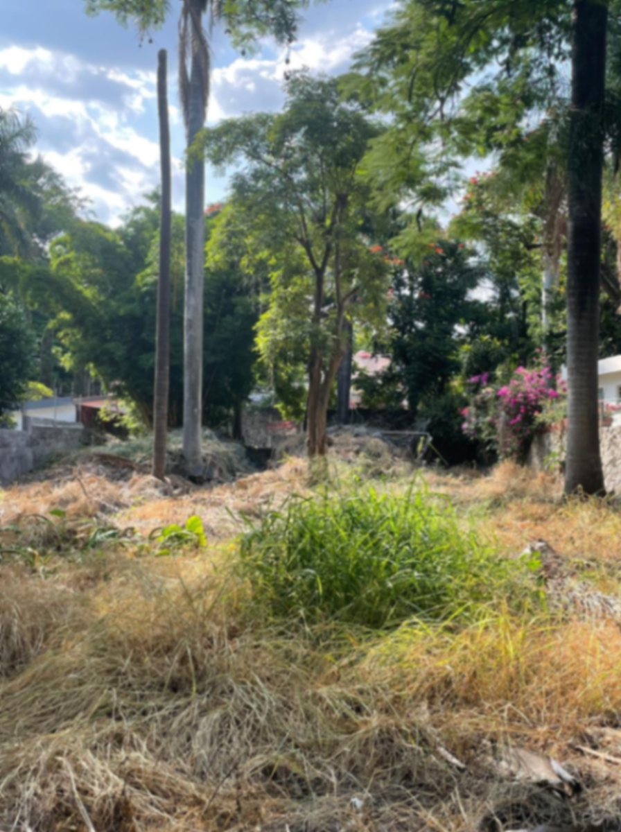 Terreno en venta en Manantiales, Cuernavaca — foto 1 de 12